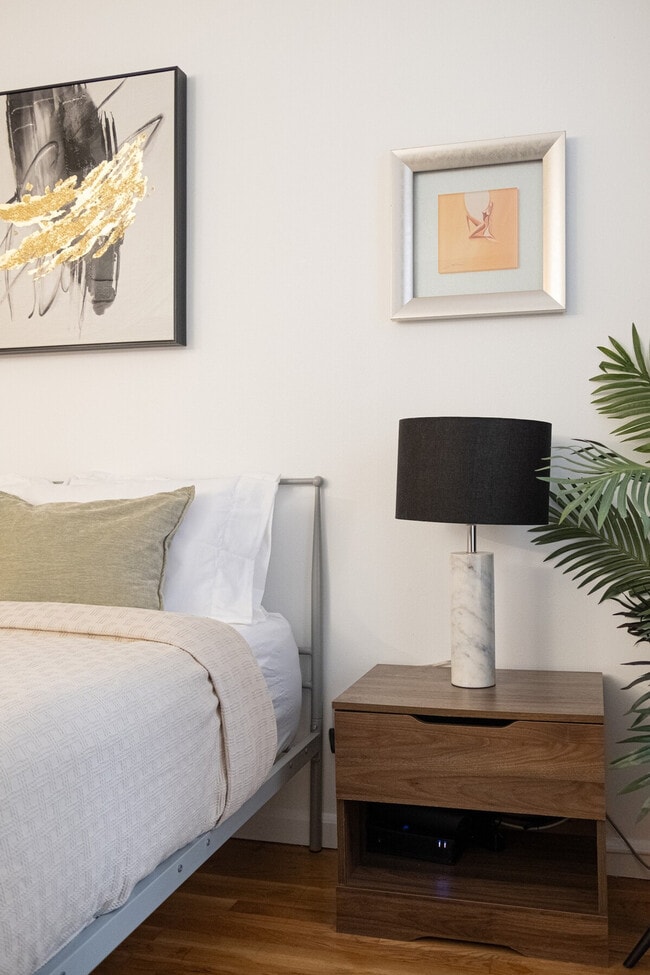 Photo - 305 E 95th St Unidad SI ID1031998P