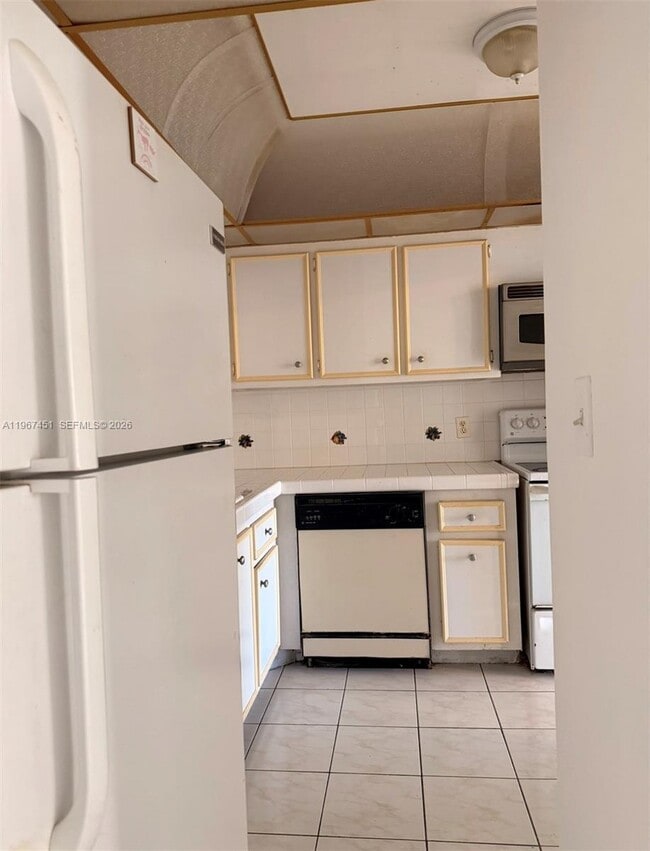 Photo - 2025 NE 164th St Unit 706