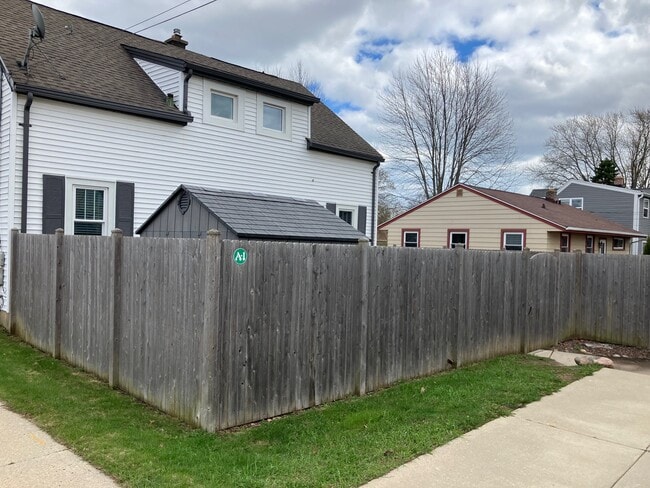 Photo - 1001 8th Ave