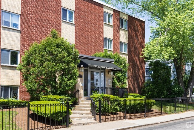 Building Photo - 29 Custer St Unit #1 Rental