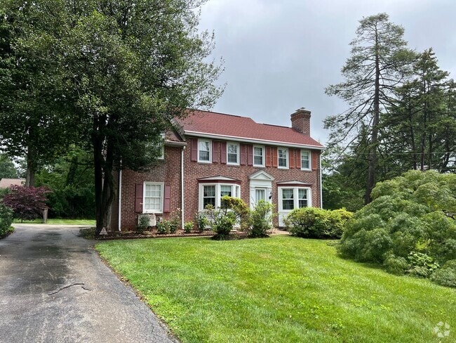Building Photo - Stunning 4-Bedroom Single Family Home in P...