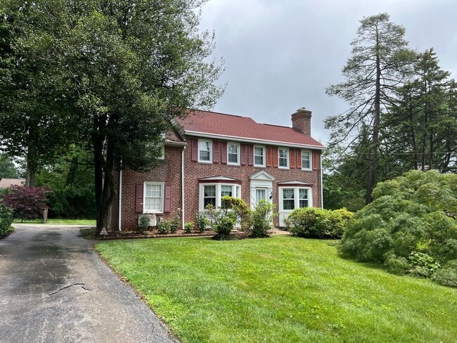 Stunning 4-Bedroom Single Family Home in P... - Stunning 4-Bedroom Single Family Home in P...