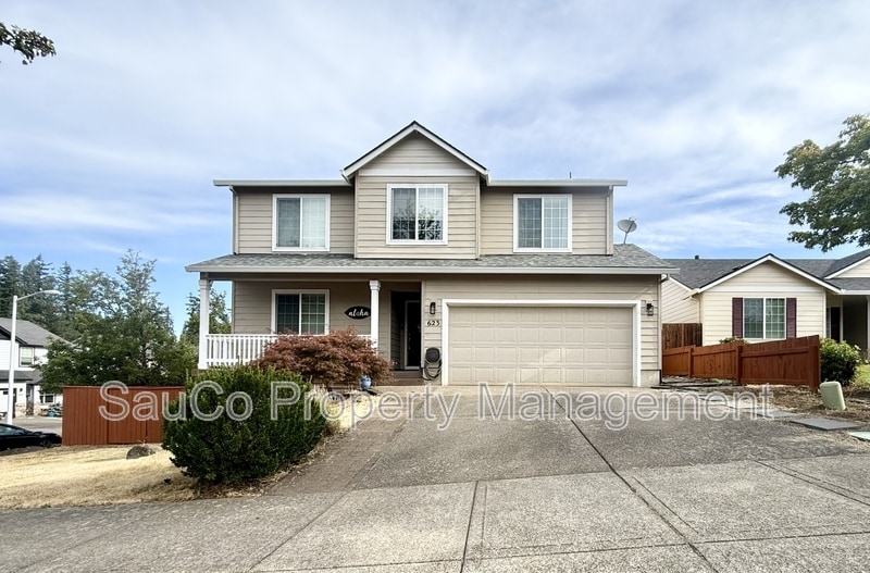 Photo - 623 NE Summerfield St