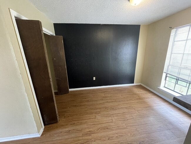1643 Cedar Lake Dr Unit C