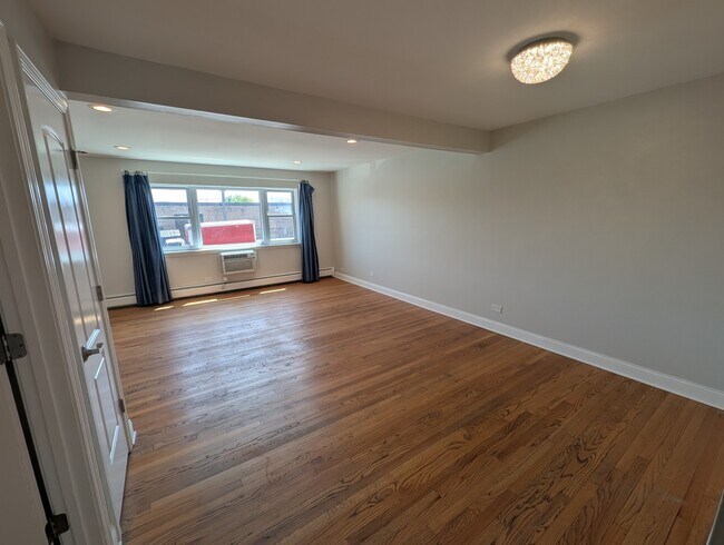 Photo - 9216 Seymour Ave