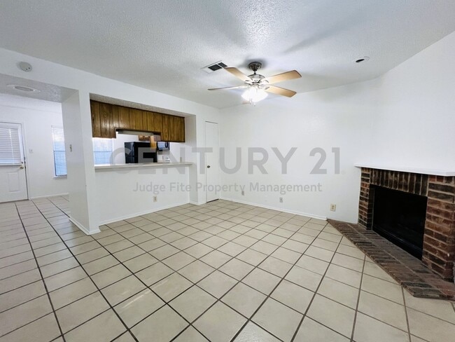 Photo - Recently Refreshed 2/2.5 Within Walking Distance to UNT Ready For Move-In!