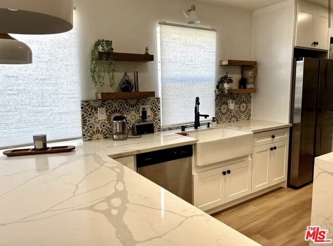 Photo - 5146 W 130th St