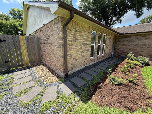 Photo - 646 Fair Oak Dr