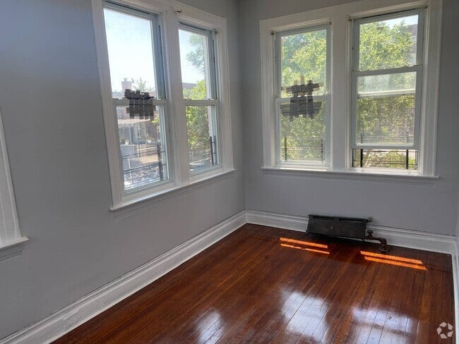 Building Photo - 1170 E 43rd St Rental