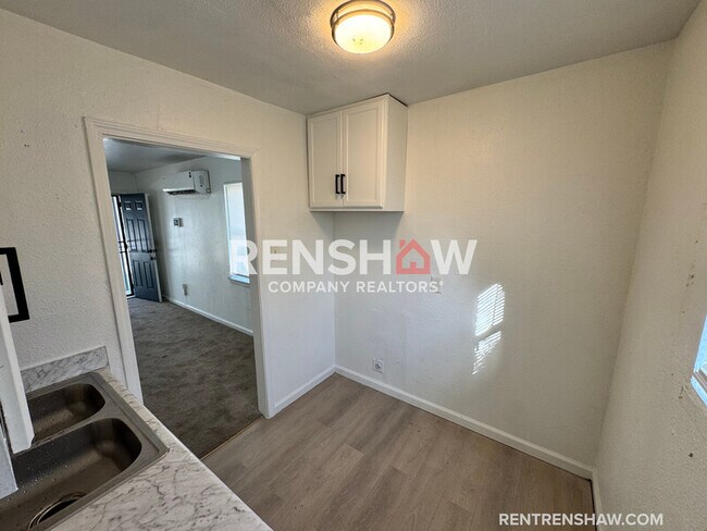 Photo - 285 Lucy Ave