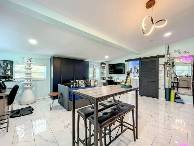 Photo - 1245 Catalpa Ln Unidad 4