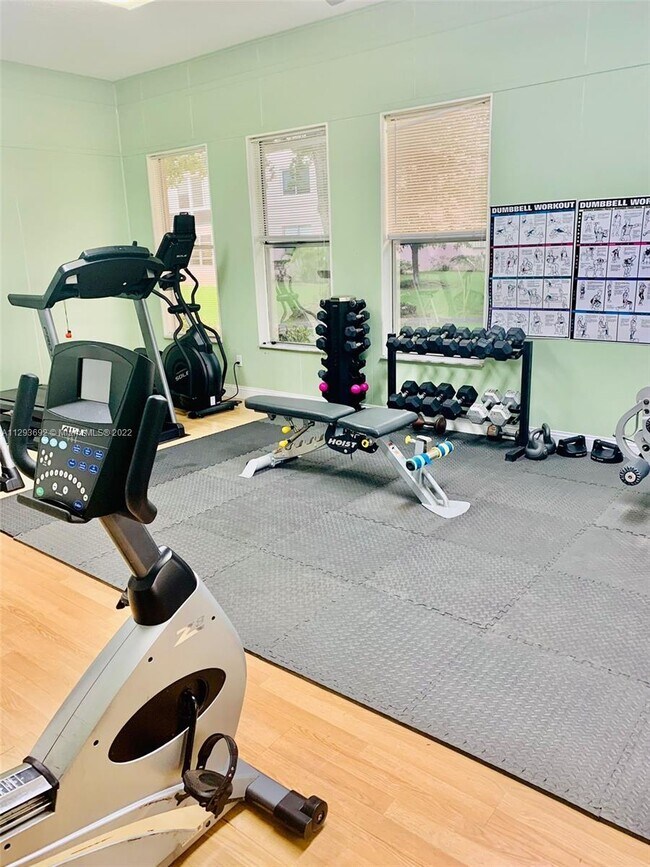 Photo - 2851 Somerset Dr Unit 302