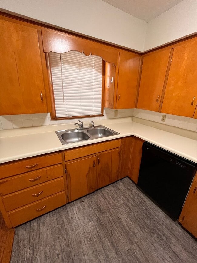 Photo - Single Family Home - 3 bedrooms and 1.5 bathrooms in Phelps Grove neighborhood. Ready for move-in...