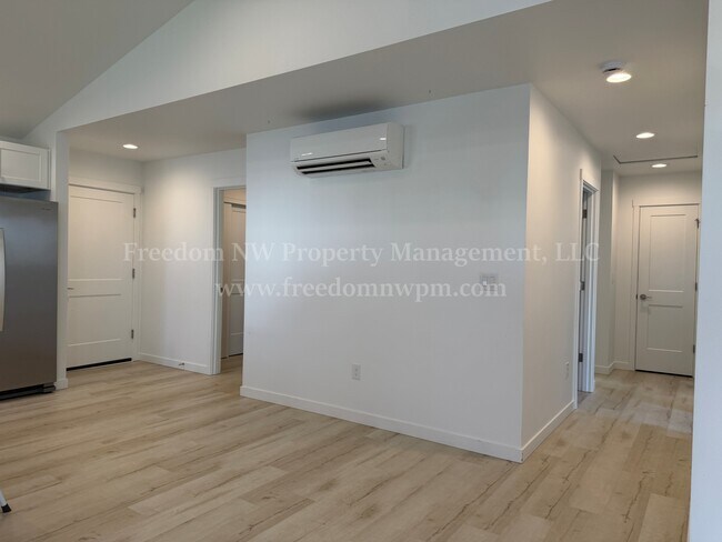 Photo - 1019 Peach Rd