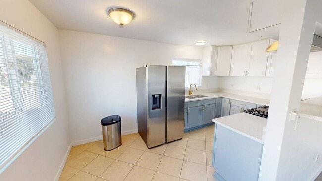 Building Photo - Spacious 2BD/1BA Ground-Floor Unit 1484 15th Street