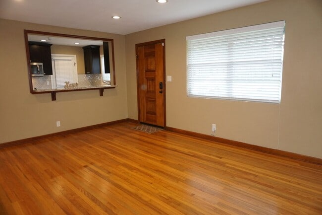 Photo - 3/2 Home in San Jose Estates