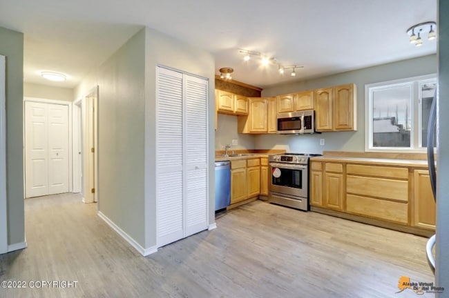 Photo - 329 E 14th Ave Unit Apt 6