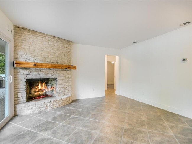 Photo - 2903 Edgewater Dr