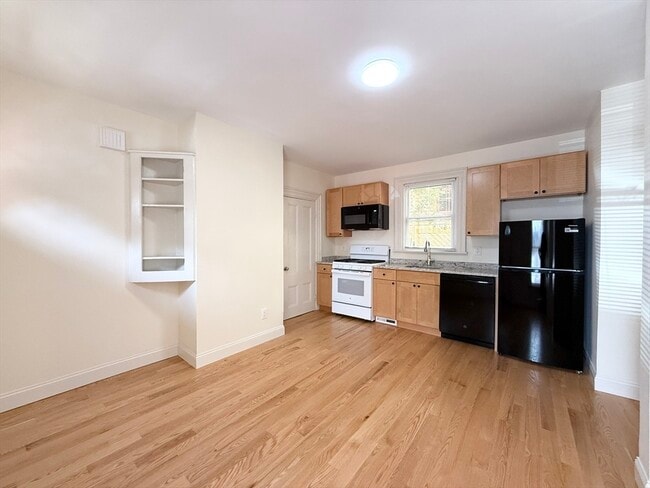 Building Photo - 8 Orchard St Rental