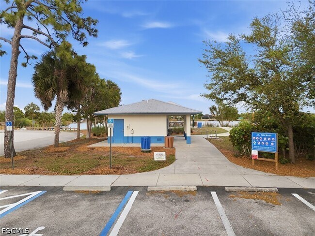 Photo - 10045 Amicola St