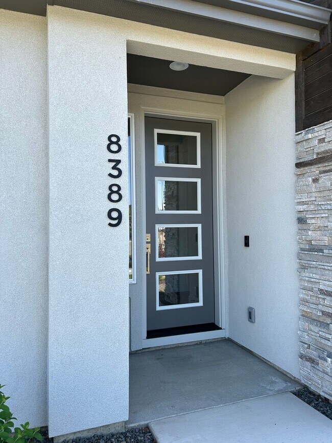 Photo - 6 months lease//Riverstone: Gated Community, Pond Access in BackYard, Patio Home, with all of the...