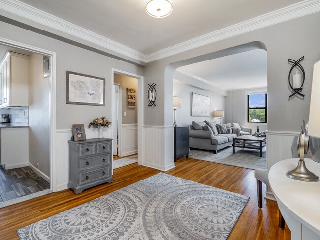 Photo - 142 Garth Rd