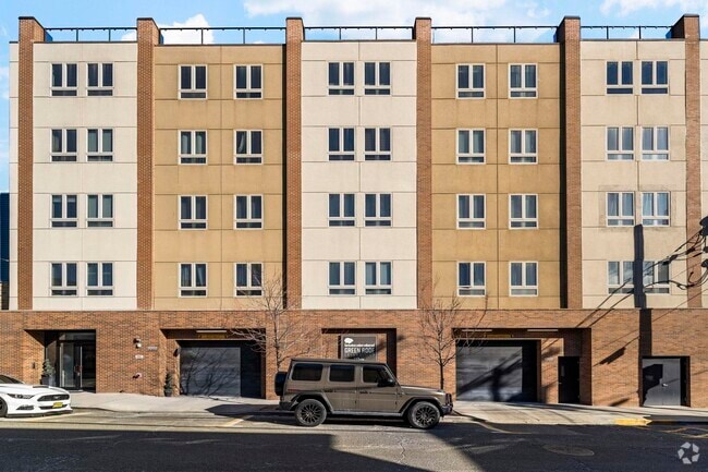 Building Photo - 62-68 69th St Unit 304 Rental