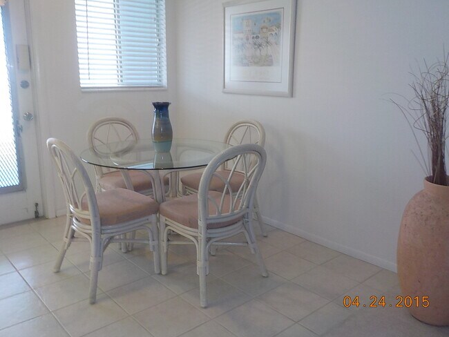 Photo - 100 The Esplanade S