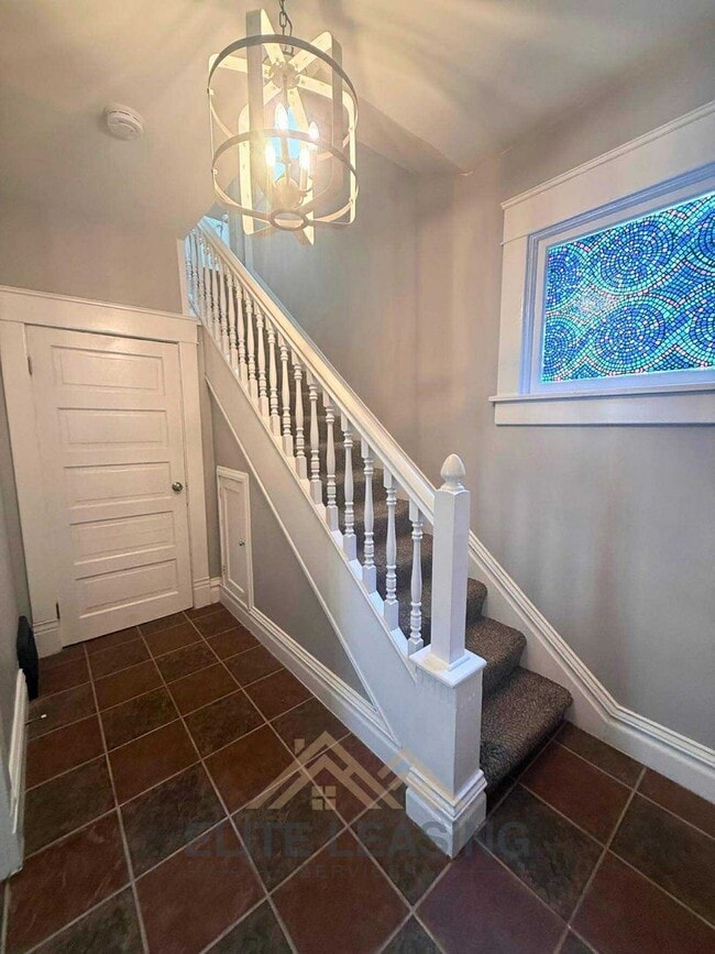 Photo - 111 SW Fillmore St