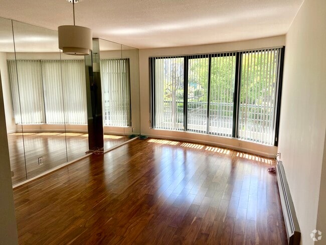 Living Room - 300 3rd St Unit 408 Rental