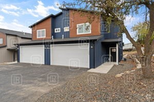 Building Photo - 307 S Grady Ln Rental