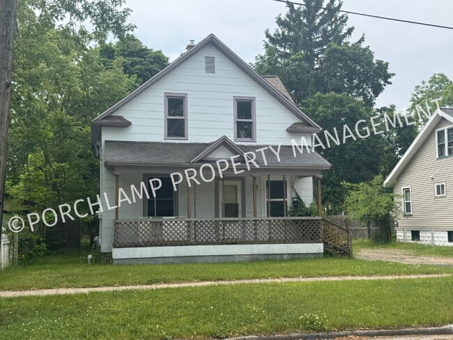 Photo - 283 E Grand Ave House