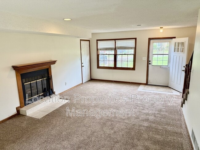 Photo - 3619 Lakecrest Ct