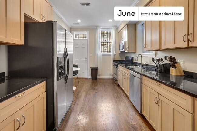Room in Shared 3 bed/2.5 bath home in Columbia Heights