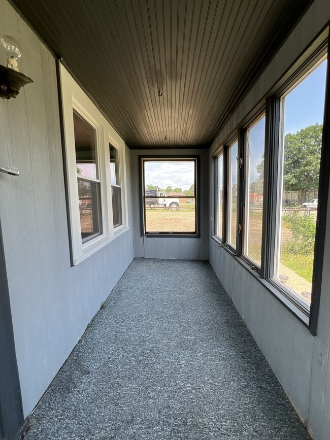 Photo - 1227 Elm St