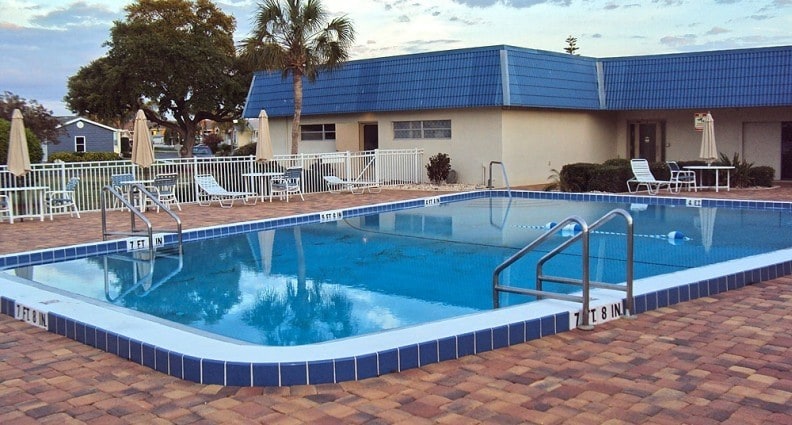 Piscina - Lakewood Village