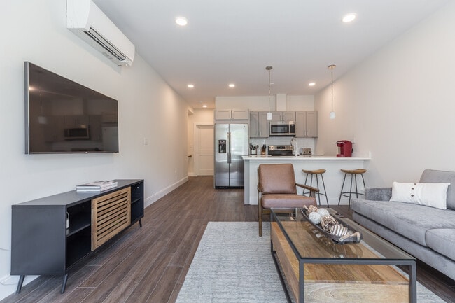 Photo - 139 Marcella St