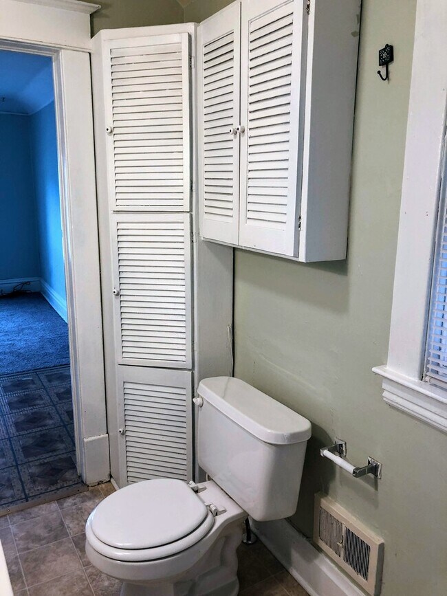 Photo - 703 Spencer St NE Unidad Apt 2