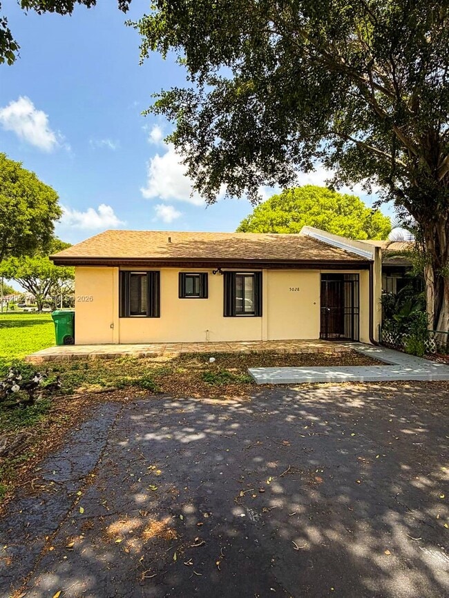 Building Photo - 5028 SW 138th Avenue Cir