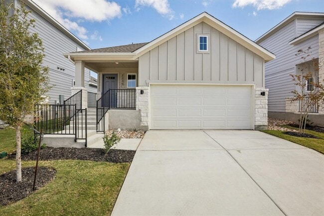 Building Photo - 2236 Delano Dr