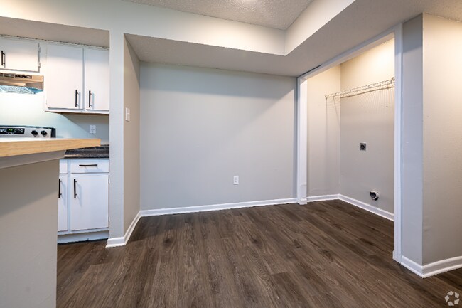 Photo - 2121 Lobdell Blvd Unit J45