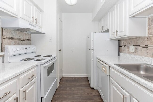 Building Photo - 12335 Antoine Dr Unit 1602