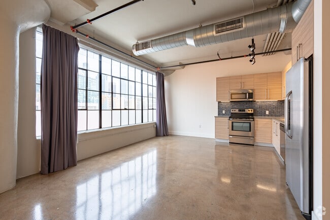 1BR, 1BA - 642SF