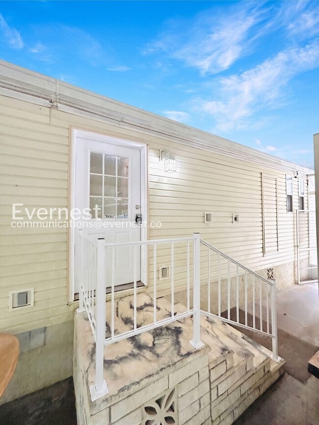 Photo - 16028 Psenka St