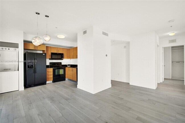 Photo - 2701 SW 3rd Ave Unidad 403