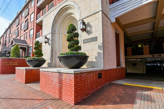 Building Photo - 2400 McCue Rd Unit 443