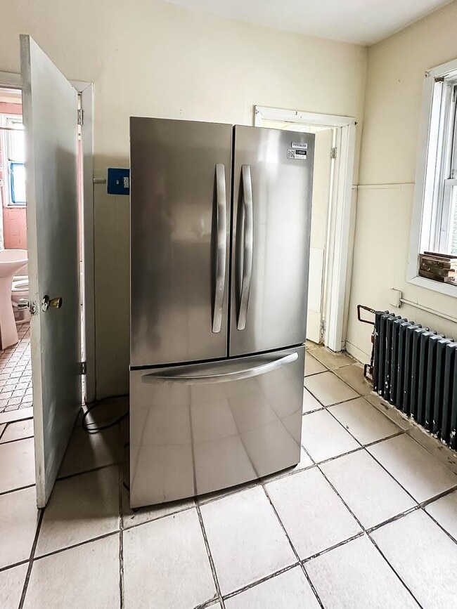 Photo - 170 St Pauls Ave Unit 3