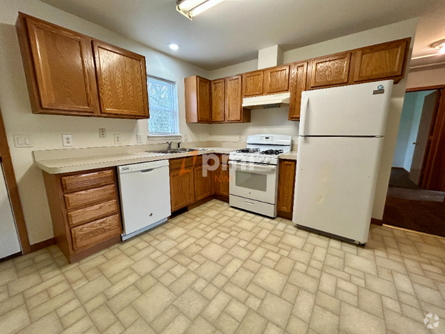 Building Photo - 1056 Joliet Rd Rental