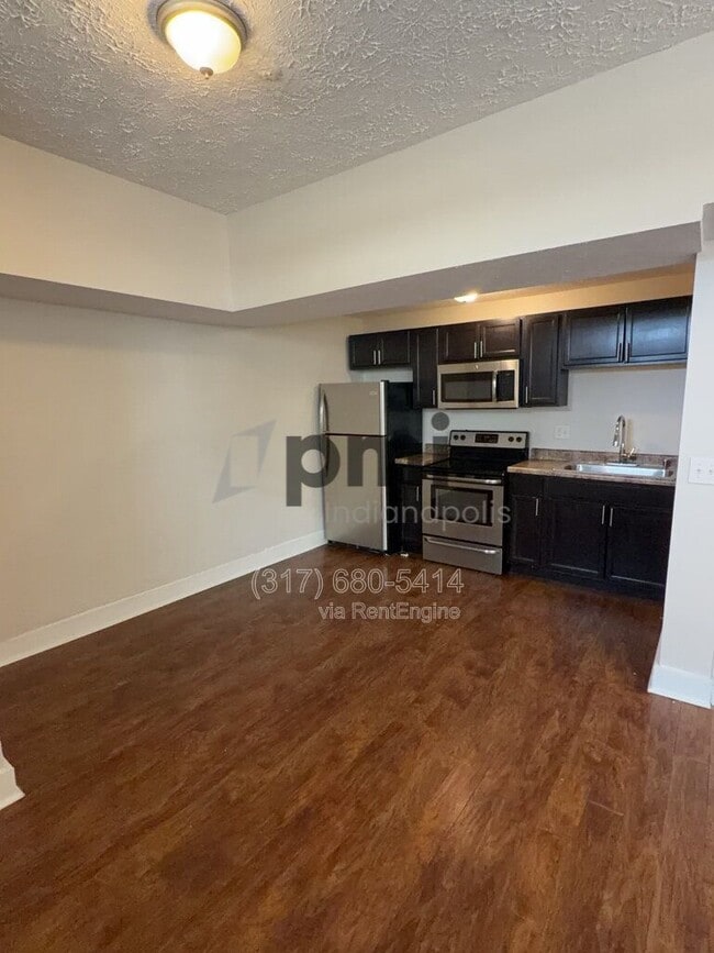 Photo - 1 W 28th St Unidad B3