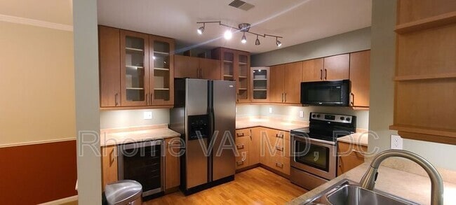 Building Photo - 7507 Ashby Ln Unit F Rental